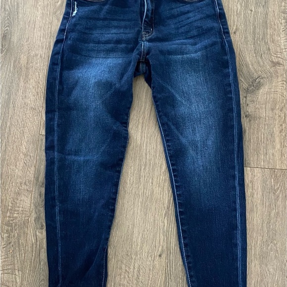 KanCan Jeans blue distressed boutique 9/28 high like new condition flattering - Picture 10 of 16